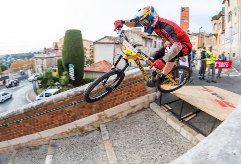 Grasse Urban Downhill