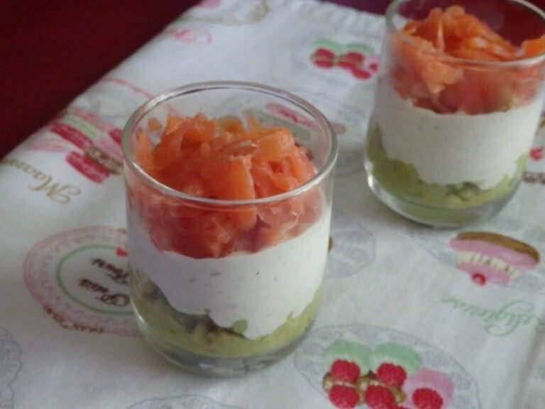 Verrine avocat-truite fumée