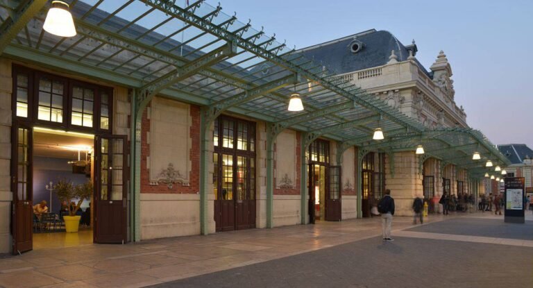 Harry Potter s’invite à la gare