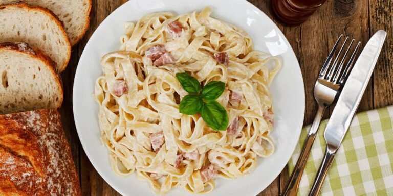 Tagliatelles au jambon et fromage frais