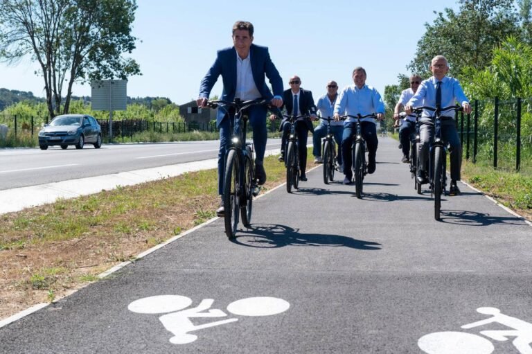 Piste cyclable ça roule pour…