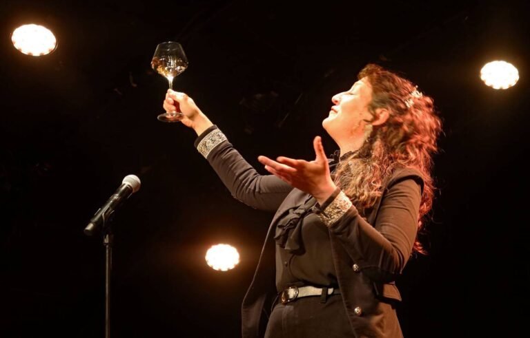 Sophie Jammet, La Sommelière Qui Vous Parle Vins et Rires