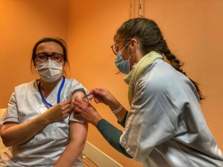 Premier jour de vaccination contre la Covid-19 à Grasse
