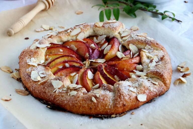 Tarte rustique pêches et amandes