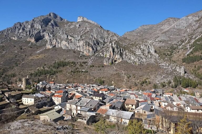 Rattachement tardif de deux communes des Alpes-Maritimes.…
