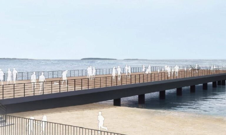 Le ponton de la Darse