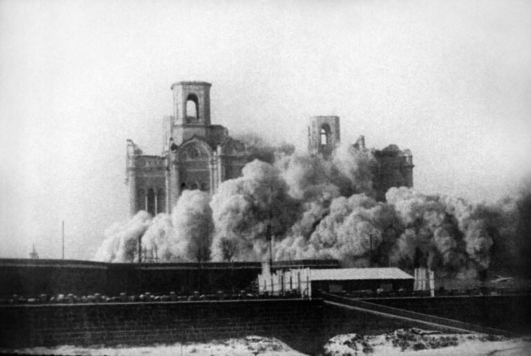 5 décembre 1931, la cathédrale du Christ-Sauveur de Moscou est