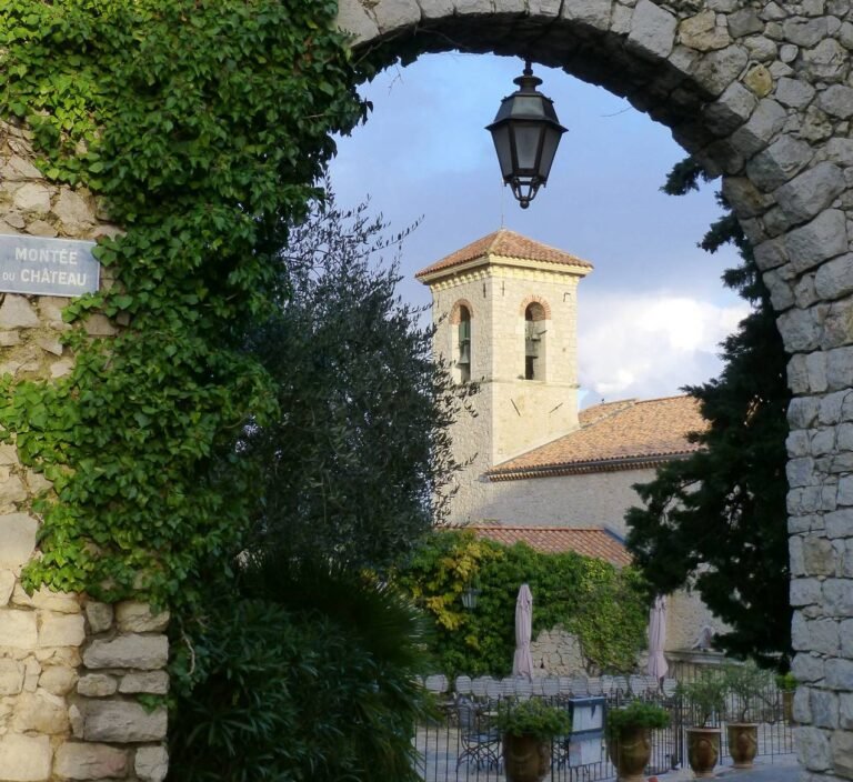 Cabris le village des grands écrivains.