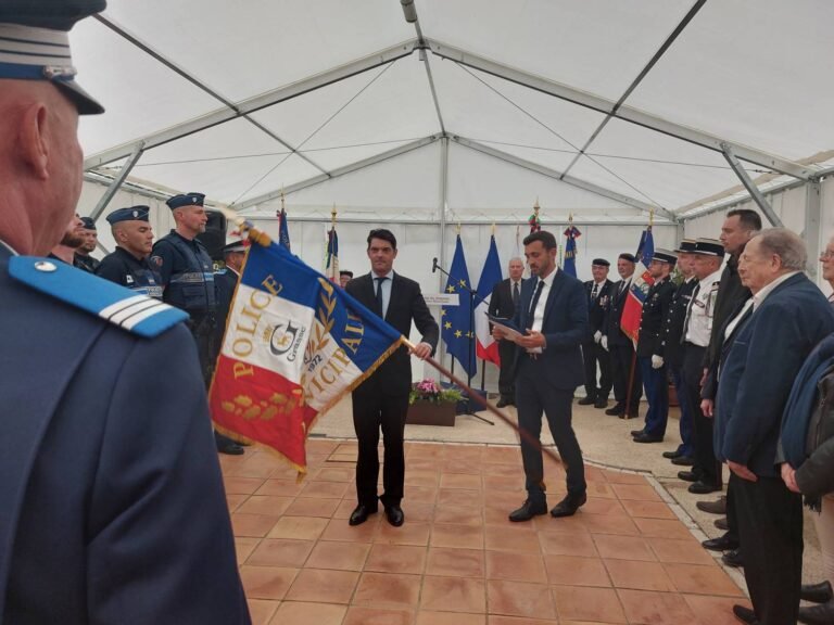 Cérémonie de Remise du Drapeau à la Police Municipale