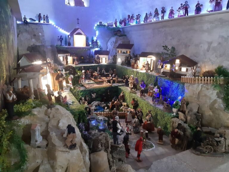 Découvrez la Magie des Santons Provençaux