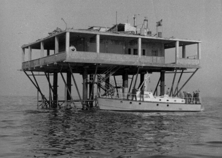 La folle histoire de l’île de la Rose