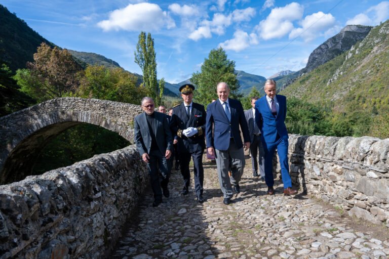 Le Prince Albert II de Monaco inaugure le Pont du Coq Restauré à La Brigue