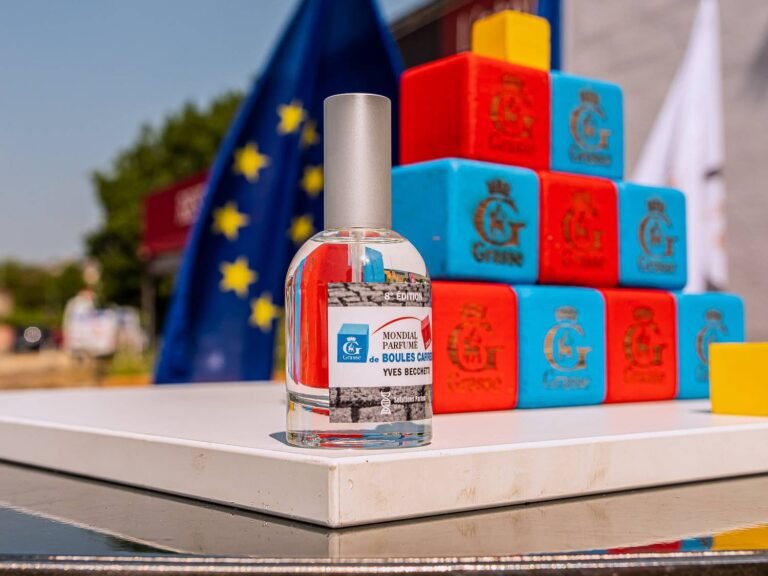 Mondial Parfumé de Boules Carrées Yves Becchetti
