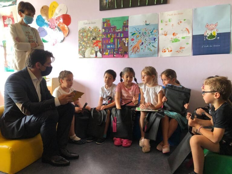 Inauguration de la bibliothèque de l’école maternelle Rose de Mai