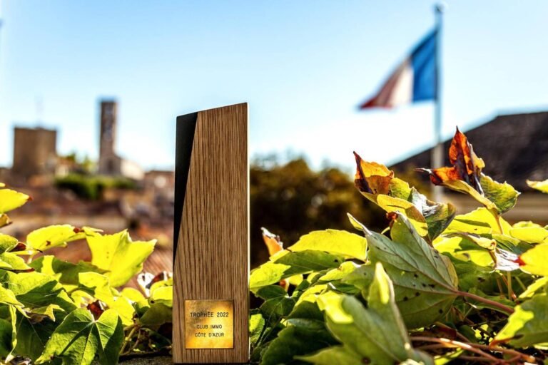 GRASSE reçoit le TROPHÉE CICA