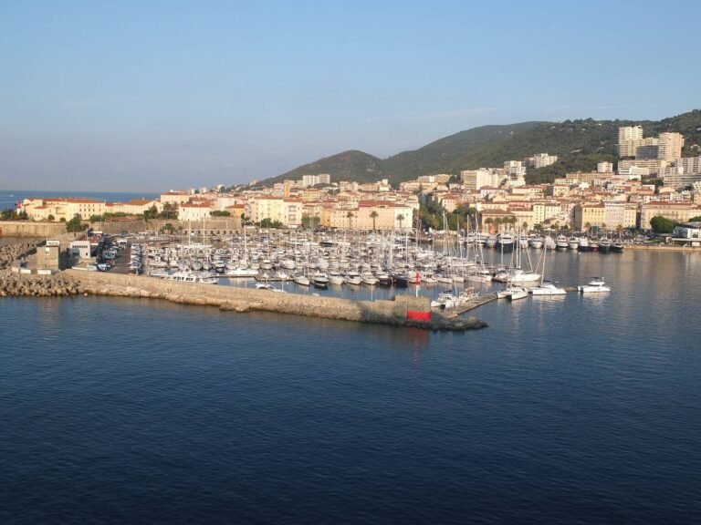 Grasse Mat’ vous emmène à Ajaccio