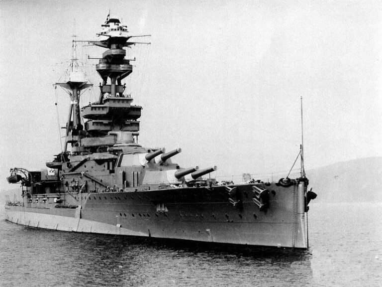 Le 14 octobre 1939, Le HMS Royal Oak est coulé au mouillage