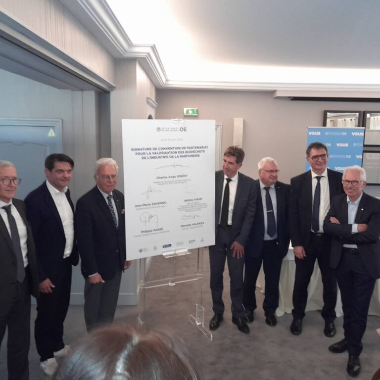L’industrie de la parfumerie s’engage dans la décarbonisation.