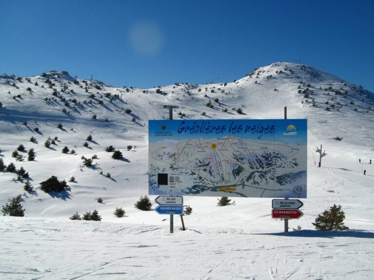 Gréolières : beaucoup de neige mais pas de remontées mécaniques