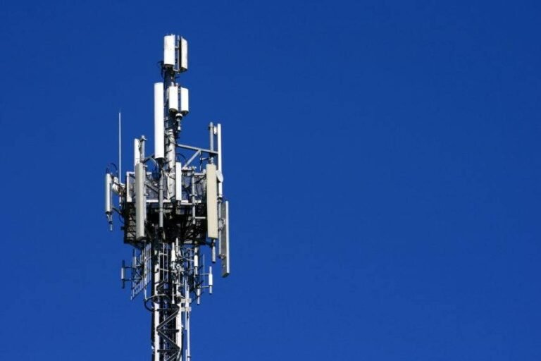 Pas d’antennes au pied du Village