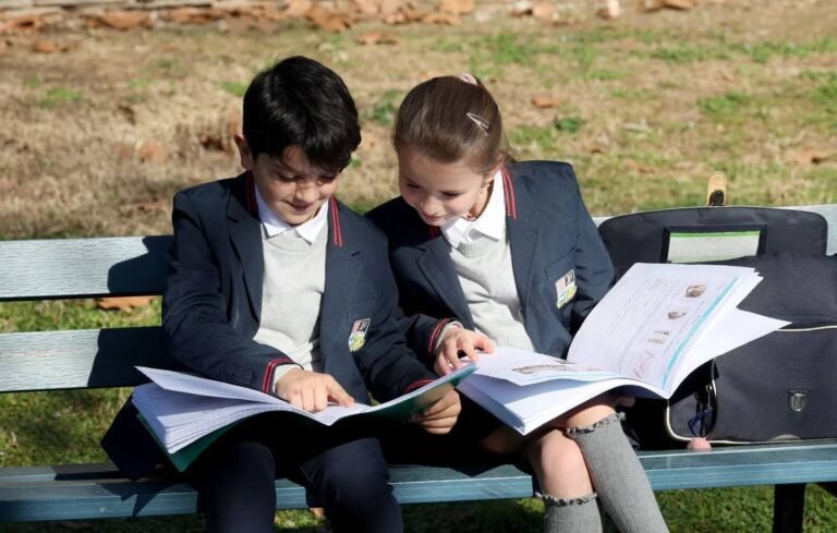 Le Département présente la tenue scolaire unique