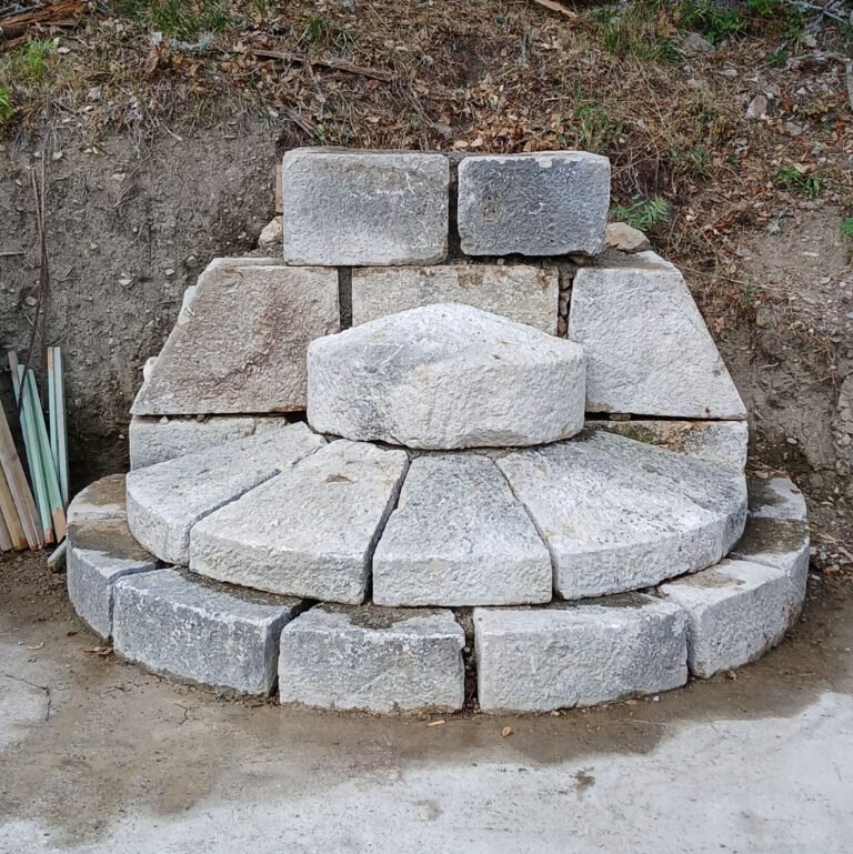 Notre rétrospective : Un monument aux morts érigé aux Mujouls